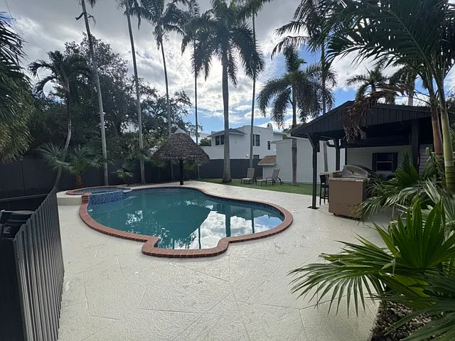 801 NW 14th Ct — Photo 11