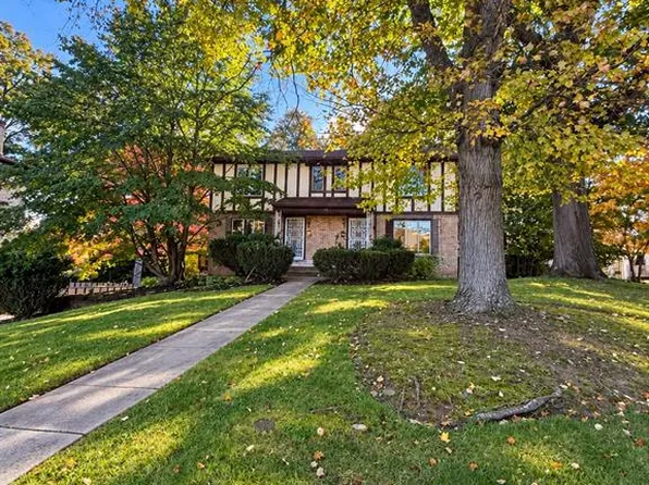 22 Farview Avenue, Paramus, NJ 07652