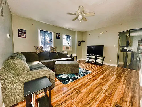 104 Kelburn St #2 Photo 1