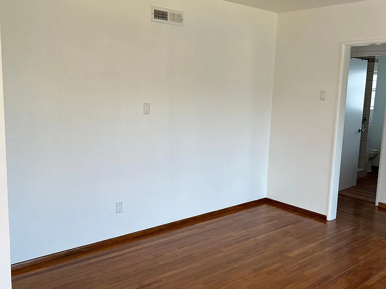 10563 Emery St — Photo 9