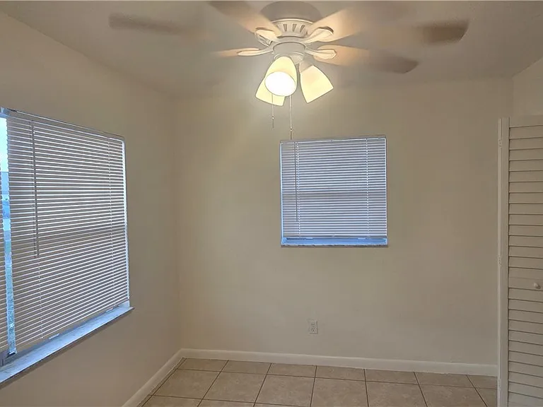 3609 SE 9th Pl #1 — Photo 15