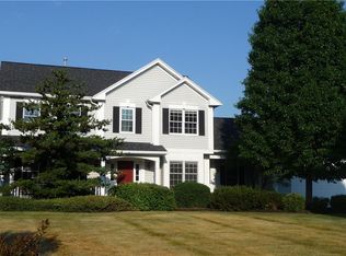 47 Wren Field Ln, Pittsford, NY 14534