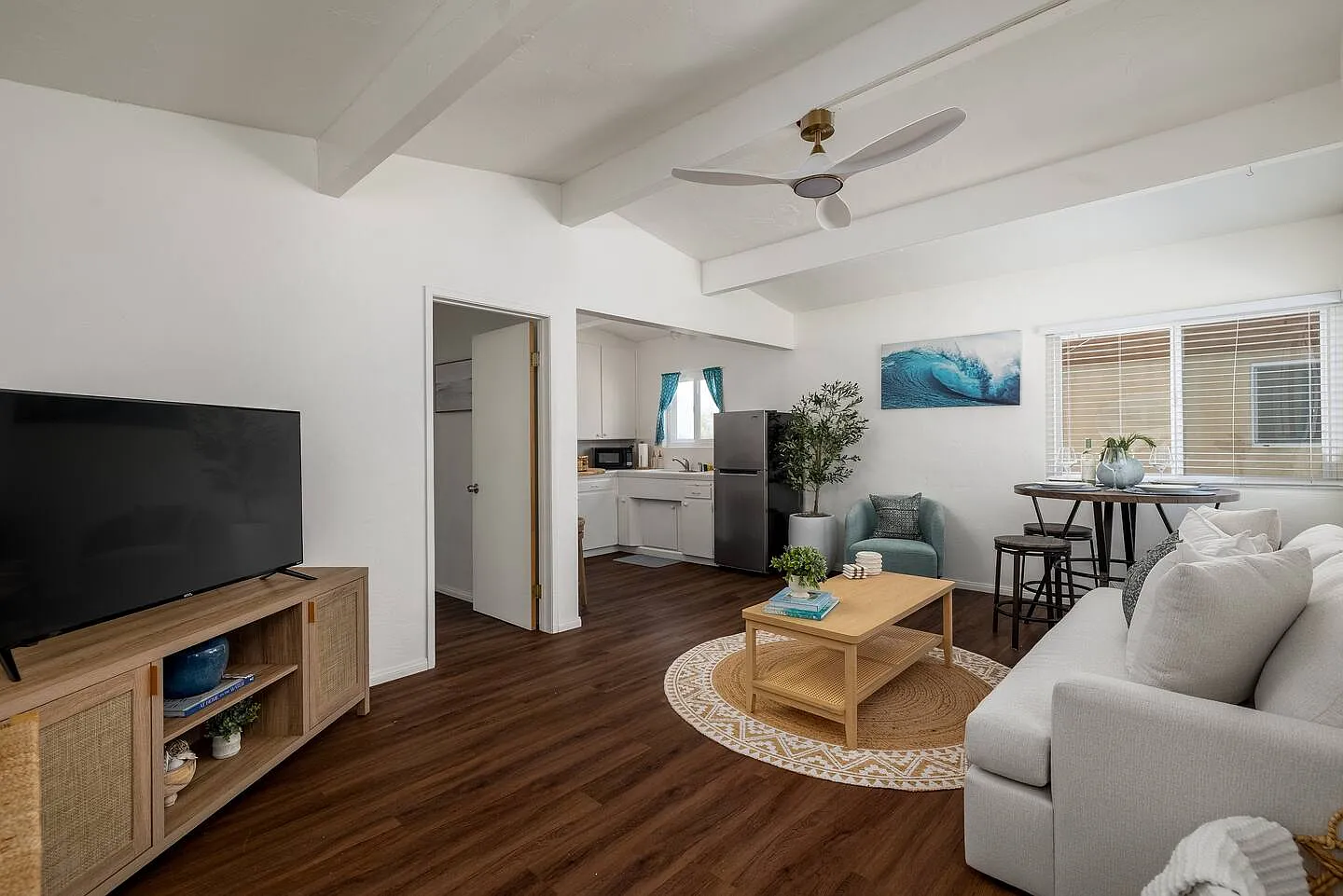 1 bed, 800 sqft, $4,000 — Photo 2