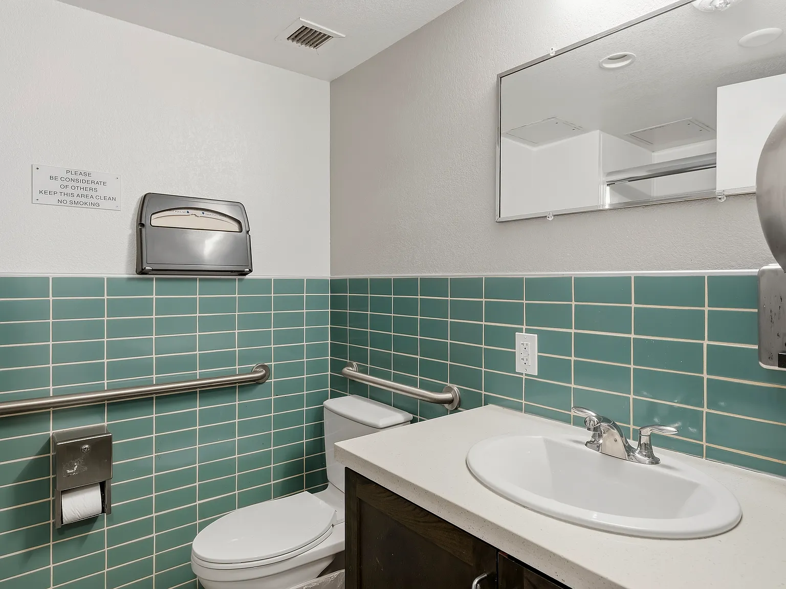 Studio, 160 sqft, $716 — Photo 3