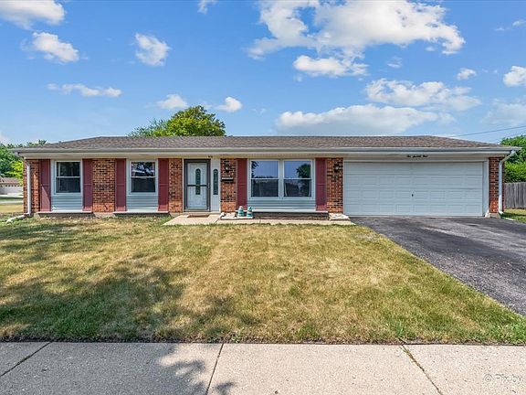 2nd image of 1079 Laurie Ln