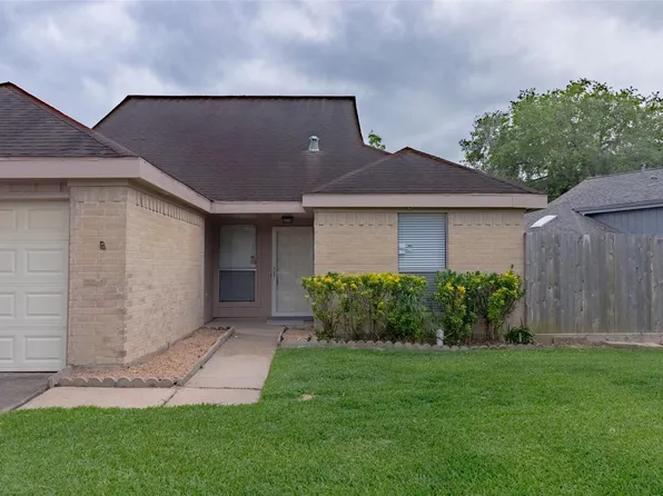 2110 Highland Hills Dr, Sugar Land, TX 77478