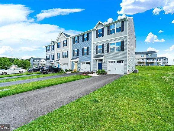 2nd image of 222 Hamilton Ln