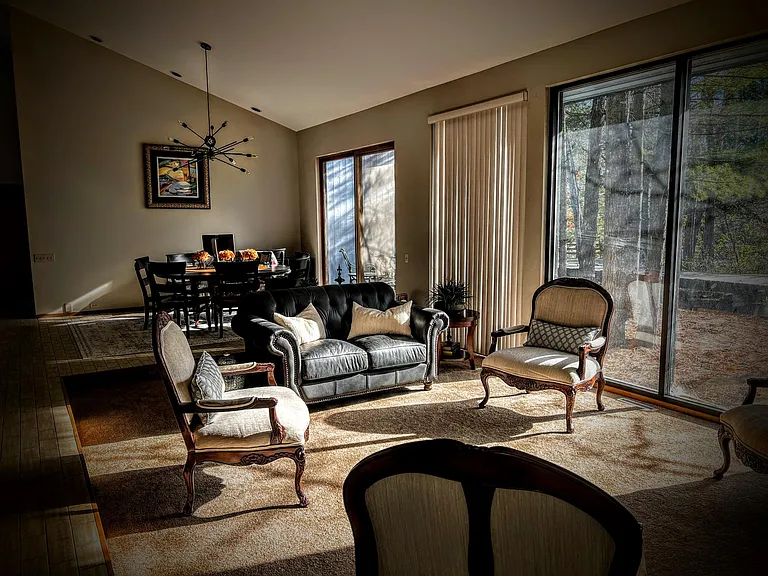 7S560 Donwood Dr E — Photo 28