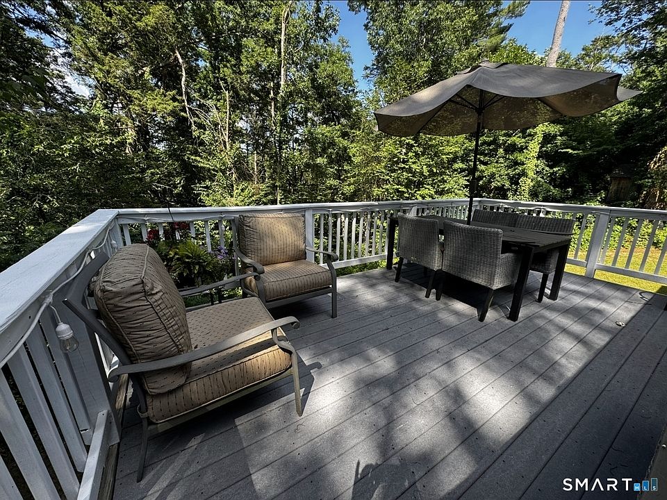 2nd image of 33 Carver Circle