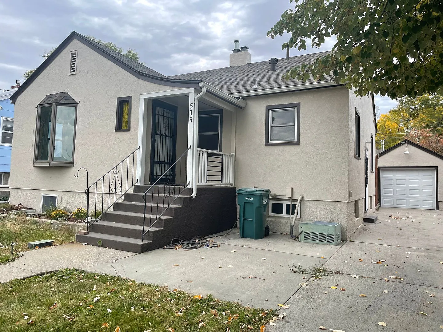 515 Avenue B — Photo 1