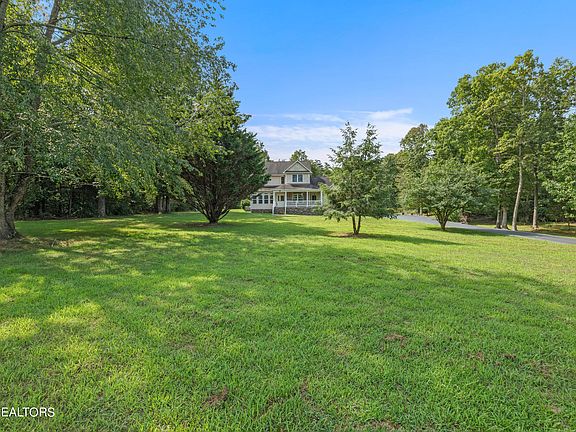 2nd image of 31 Basses Creek Ln