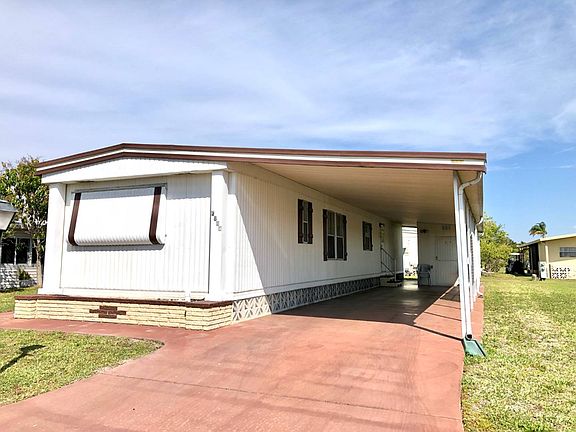 3rd image of 2820 Bay Oaks Dr