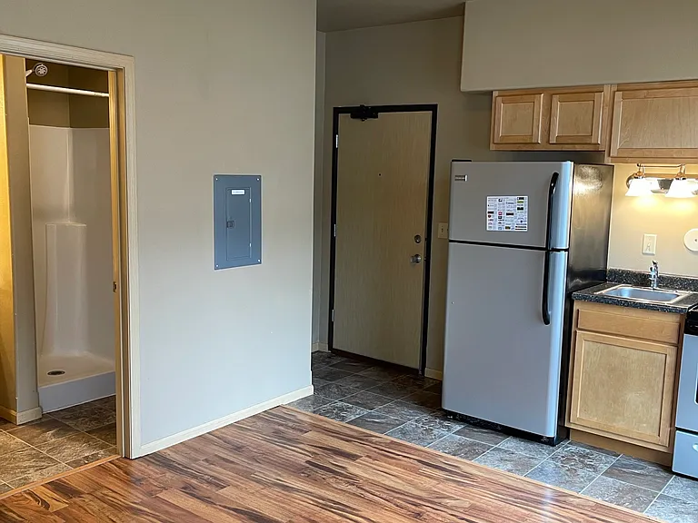 328 N Dubuque St #3 — Photo 3