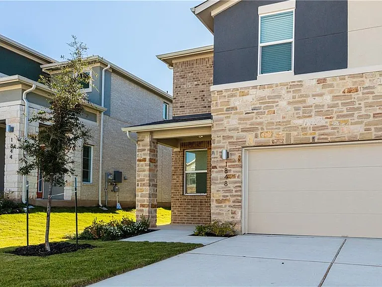 1848 Bonham Ln — Photo 14