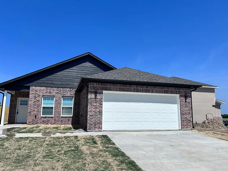 123 Rams Dr — Photo 1