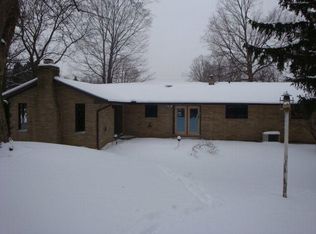 5211 Evergreen Dr, North Olmsted, OH