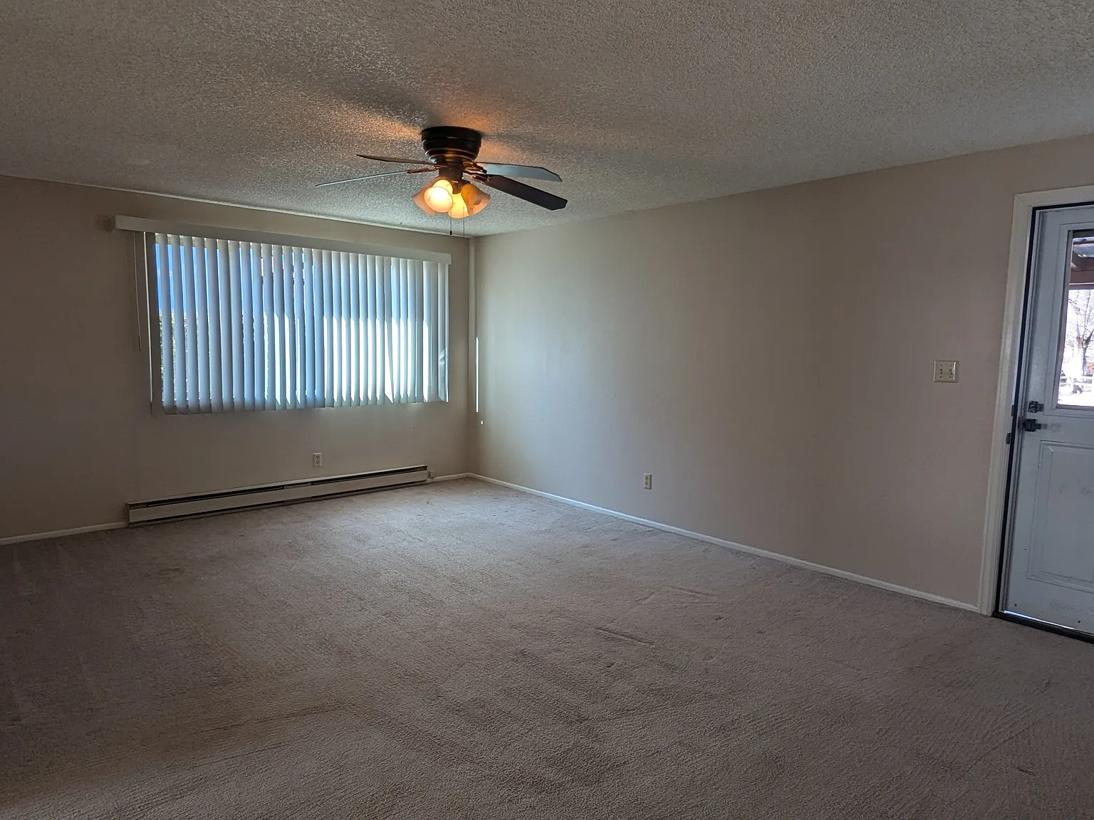 2 bed, 877 sqft, $1,475 — Photo 2