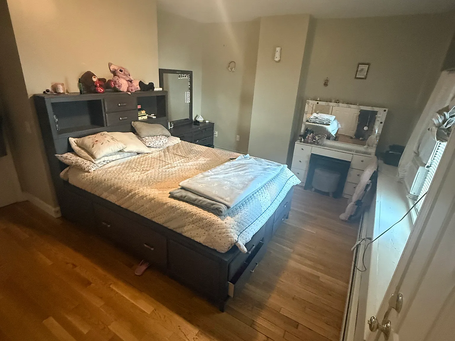 1 bed, 650 sqft, $2,100 — Photo 2