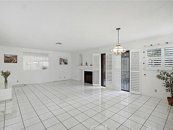 4th image of 1604 Via Rosa