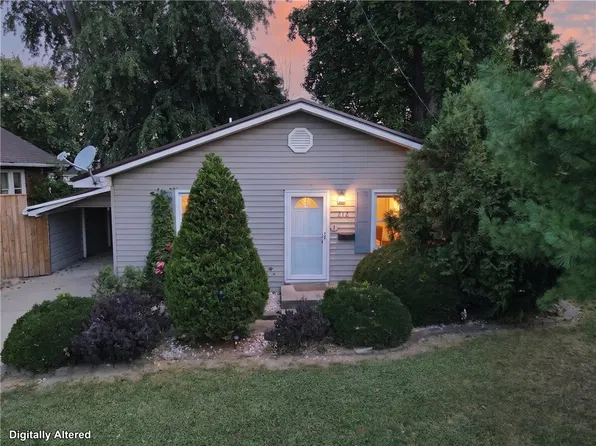 212 W Douglas Ave, Effingham, IL 62401