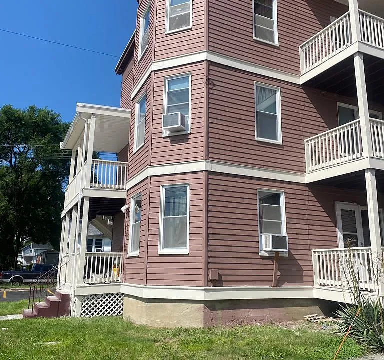 599 Rathbun St #1R