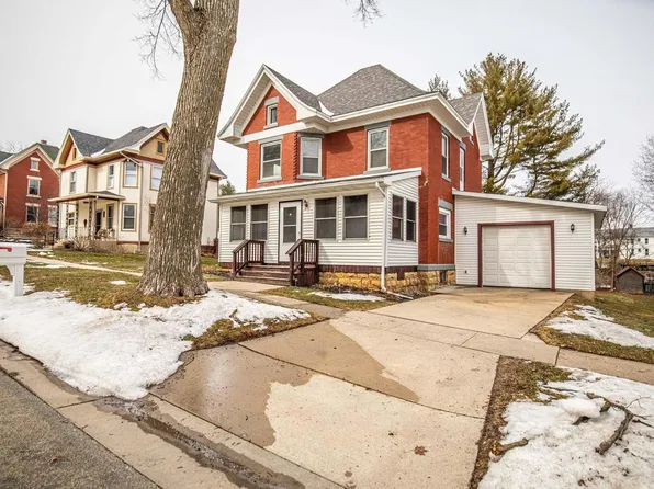 306 10th Ave, New Glarus, WI 53574