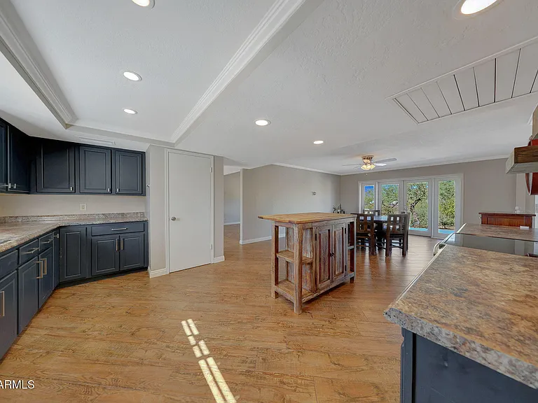 6914 E Highland Rd — Photo 12
