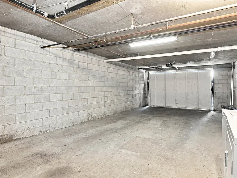 4247 Matilija Ave #102 — Photo 42
