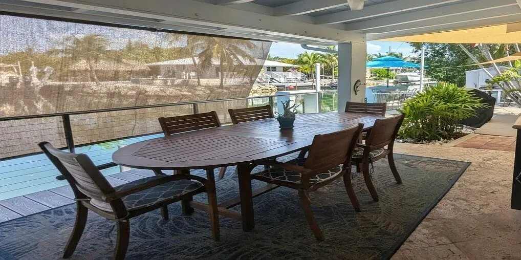 5 bed, 3.0 bath, 2528 sqft, $11,600 — Photo 2