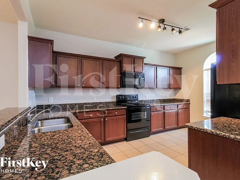 12649 Forest Lawn Rd — Photo 5