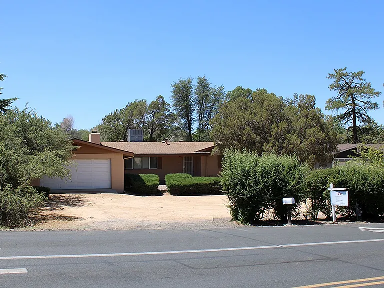 903 Green Ln — Photo 34