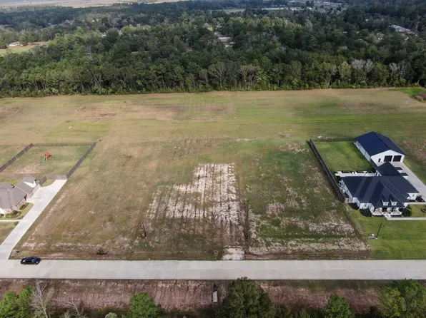 9324 Acadian Way, Orange, TX 77630