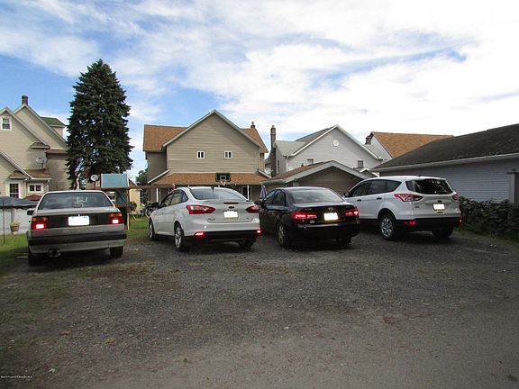 4/5 car parking