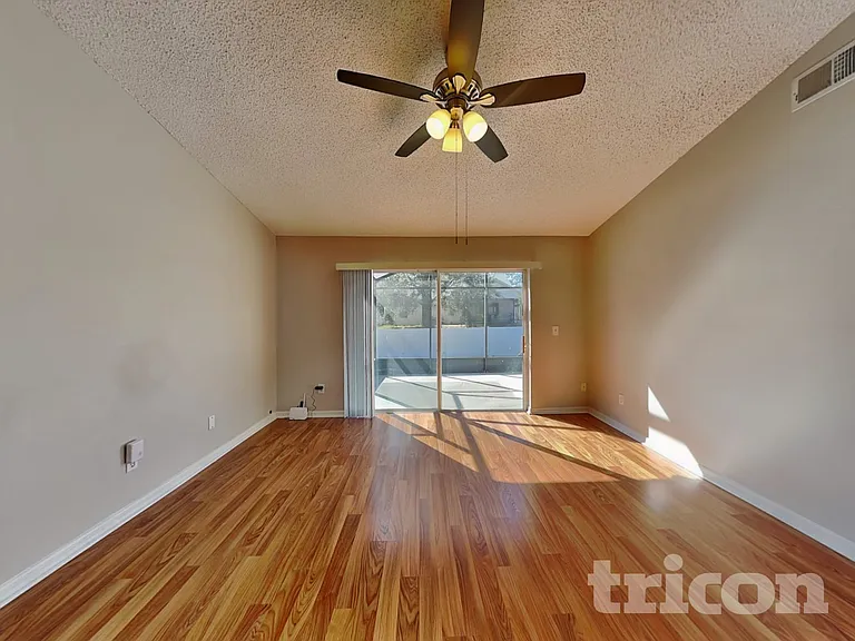 17128 Woodcrest Way — Photo 2