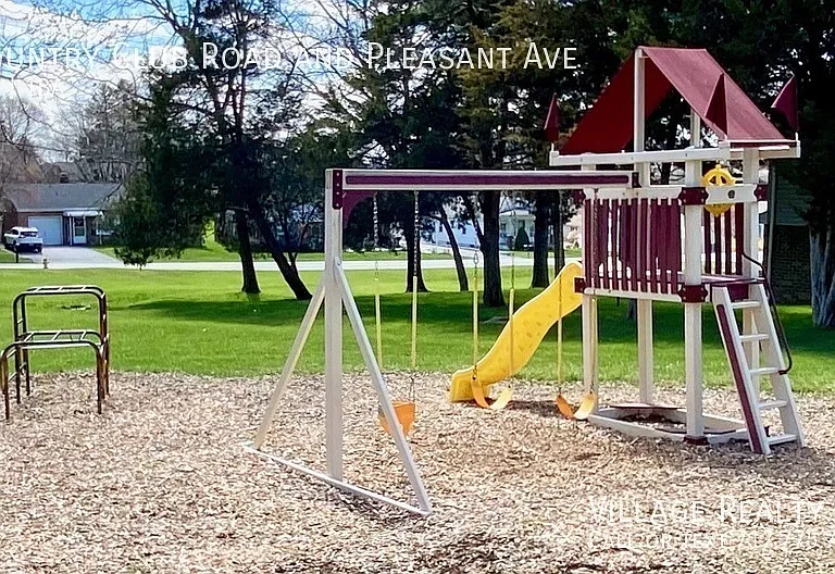 Country Club Rd — Photo 34