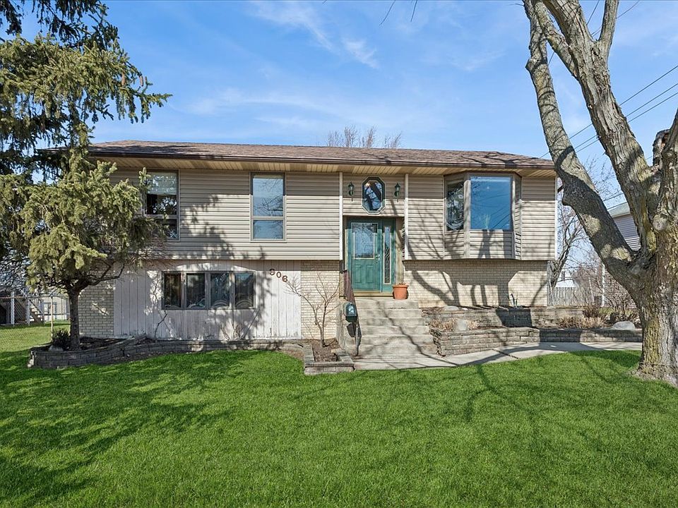 1st image of 906 E Streamwood Blvd