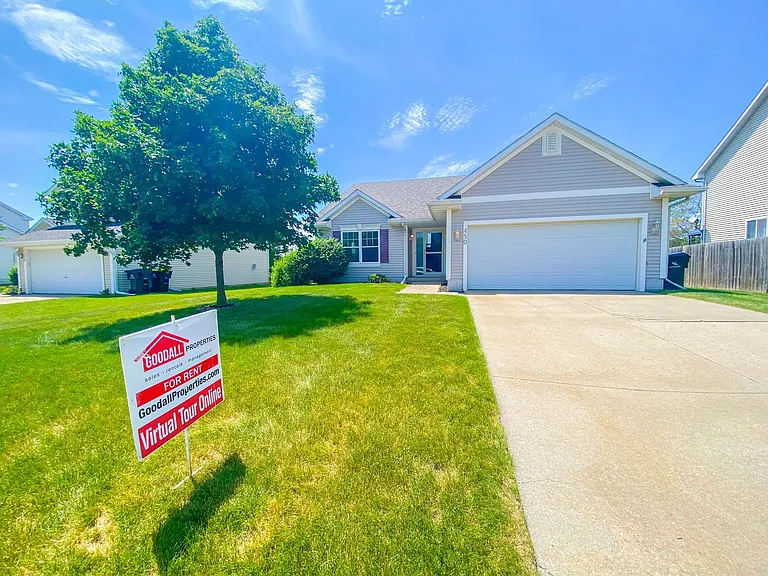 450 SE Westgate Dr — Photo 18