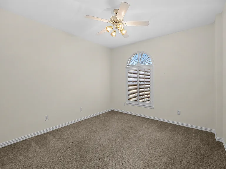 9720 Zembriski Dr — Photo 20