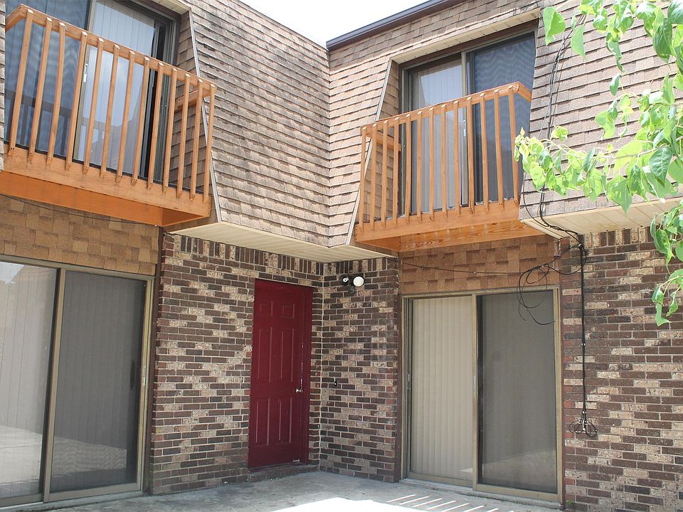 1st image of 204 Terrace Ct
