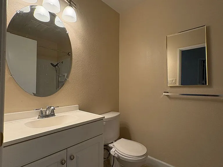 River's Bend Apartments - Orangevale 95662 — Photo 8