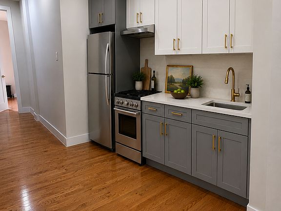 3rd image of 352 Lafayette Ave #4R