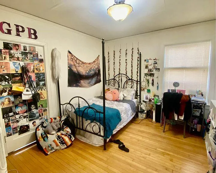 2824 N Maryland Ave — Photo 8