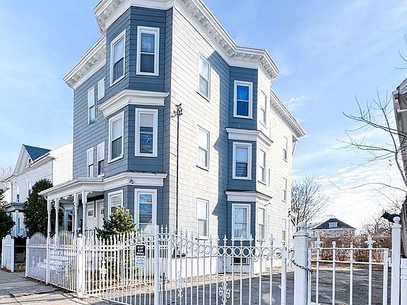 4th image of 124 Essex St