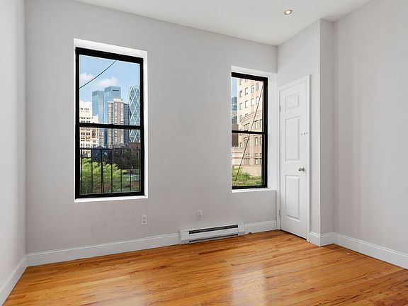 4th image of 326 W 49th St APT 5FE