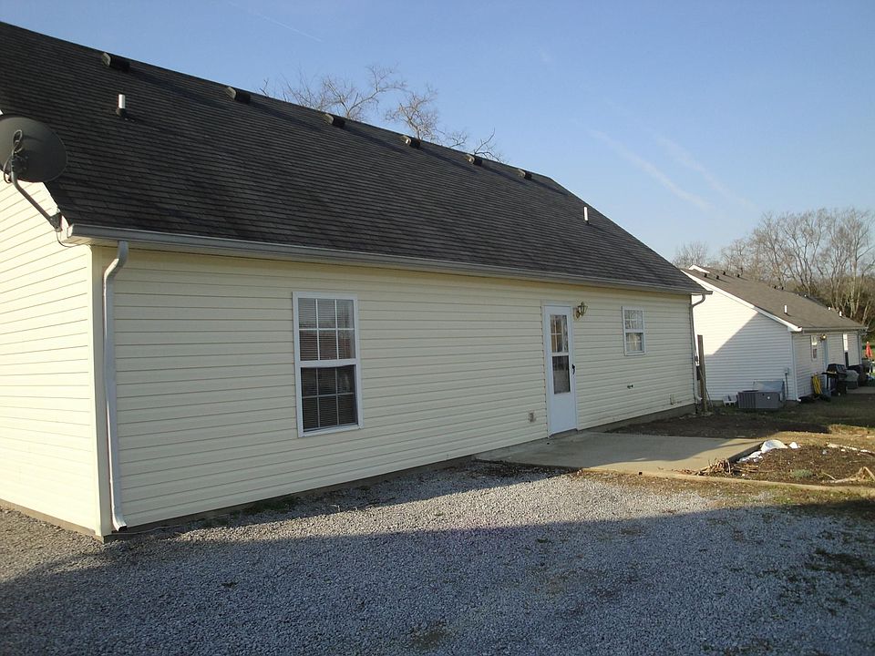 2nd image of 127 Lorien Cir