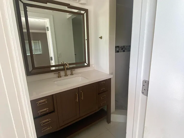 809 E Broward Blvd — Photo 9