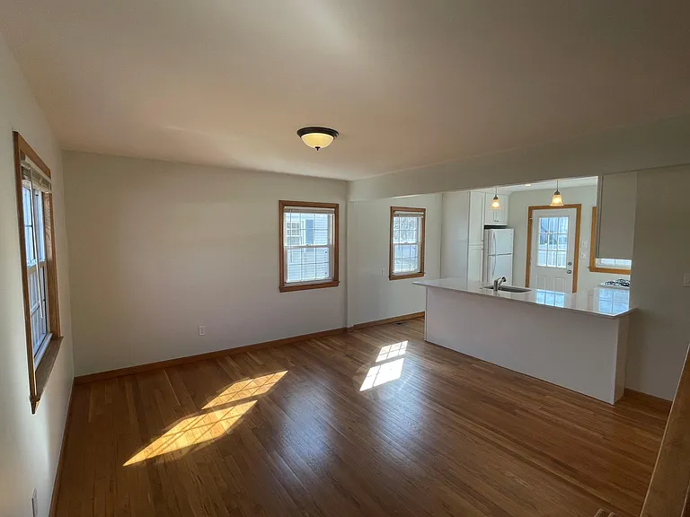 280 Washington Ave — Photo 3