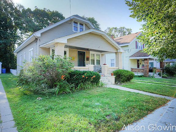 3rd image of 1524 Garfield Ave NW