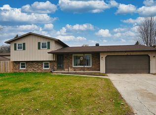 2607 Vicki Ln, Green Bay, WI 54311