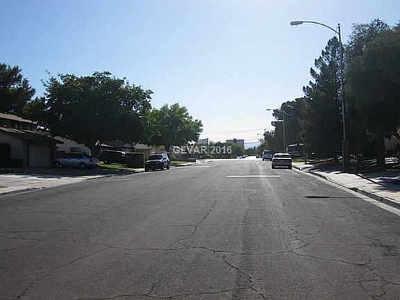 3rd image of 2471 Palora Ave